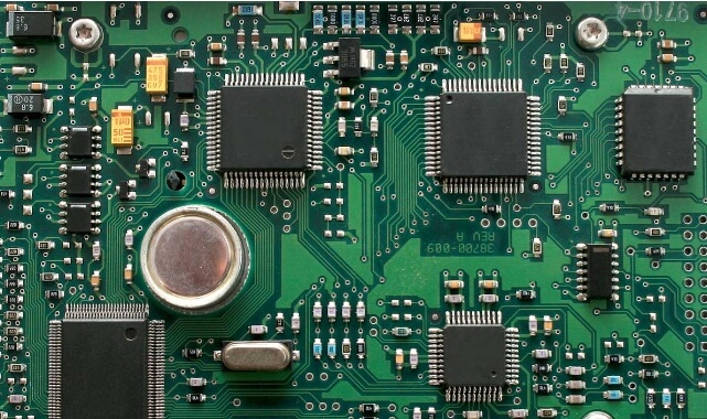 PCB Production Process: Subtractive and Additive Methods