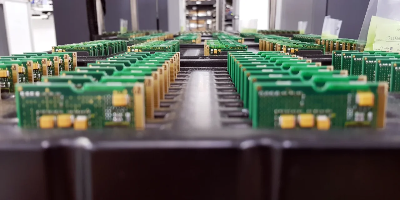 Maximize RF Power Handling and Phase Stability Using RO4350B PCB Laminates in High-Frequency Antenna Modulegs