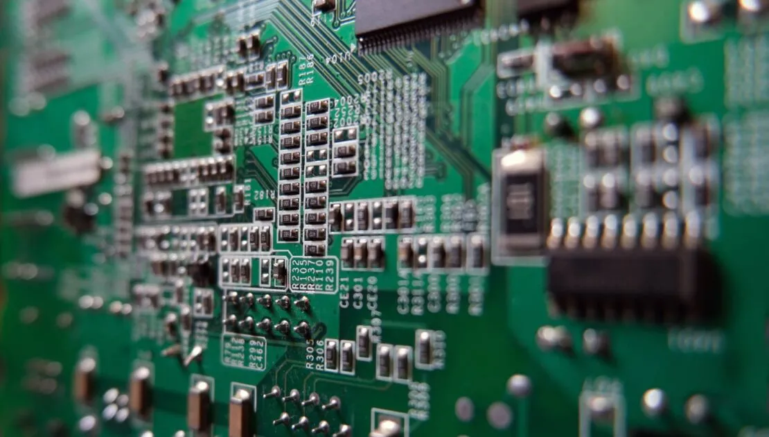 Boost RF Linearity and Phase Consistency with Impedance Controlled PCB Architectures in Aerospace Navigation and Telemetry Modules