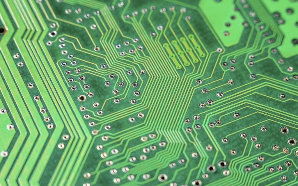 Microvia PCB – Laser-Drilled HDI Technology for High-Density Interconnection